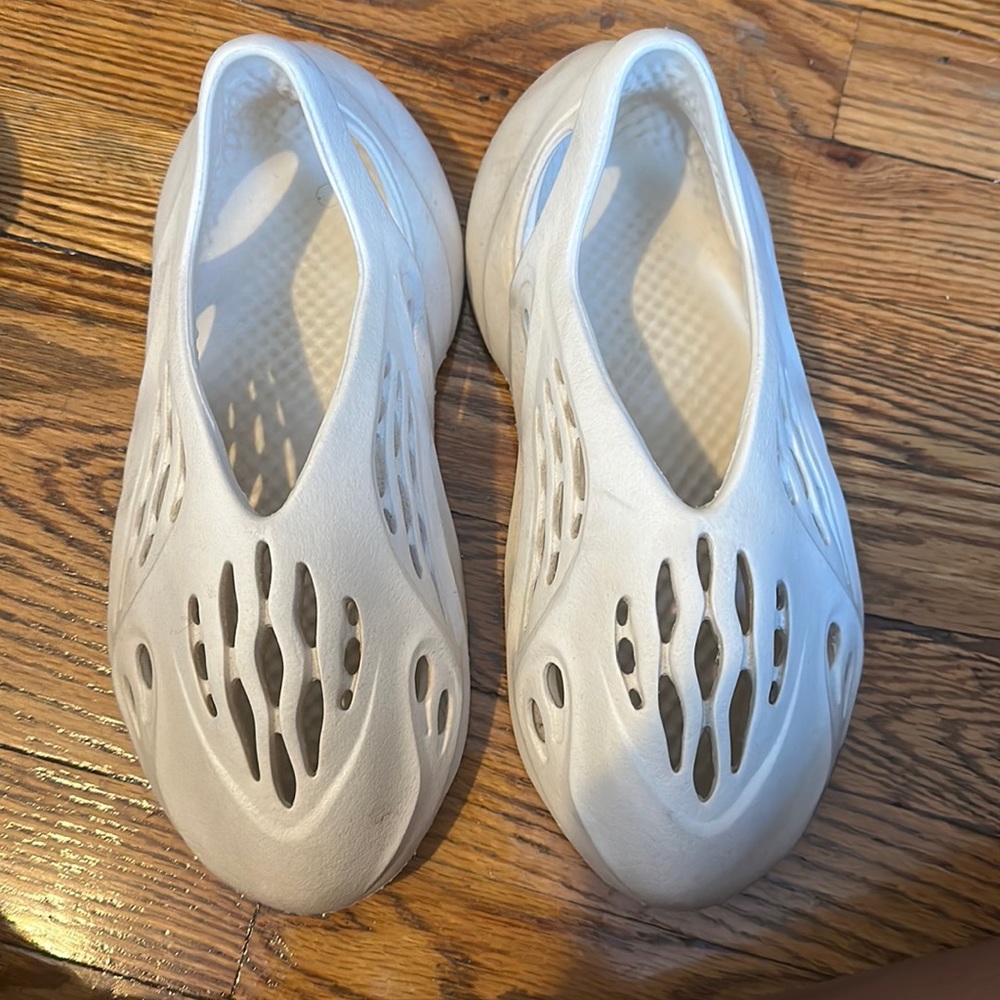 Yeezy foam runners
